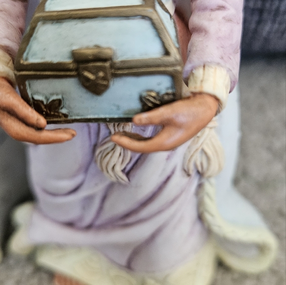Two Christmas Figurines, An Angel with 2 Lambs & Royal King. Vintage 1996. - Picture 6 of 16
